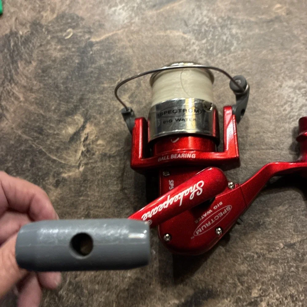 shakespeare fishing reel spectrum big water SP5155 Red working Spin Cast